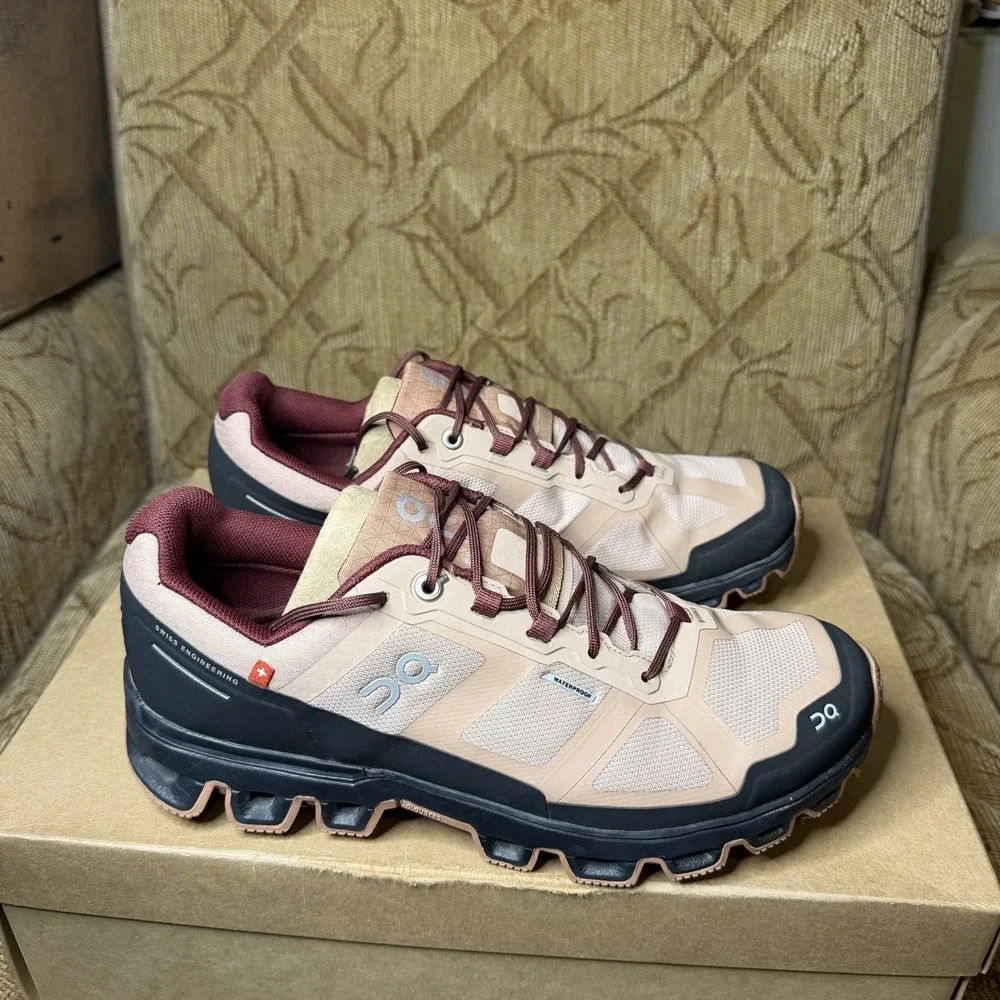 ON Women's Cloudventure Waterproof Running Shoes, Size 9.5 Medium US